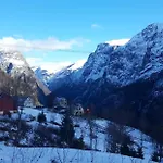 Fjord Og Fjellhytter Lodge Stalheim