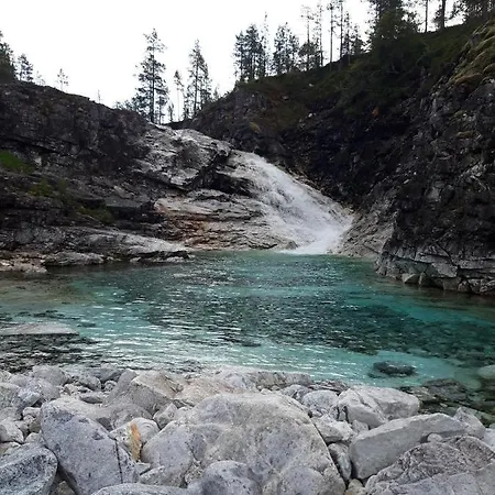 Fjord Og Fjellhytter אכסניה