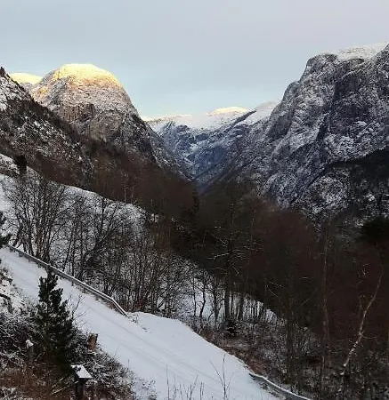 Fjord Og Fjellhytter Lodge