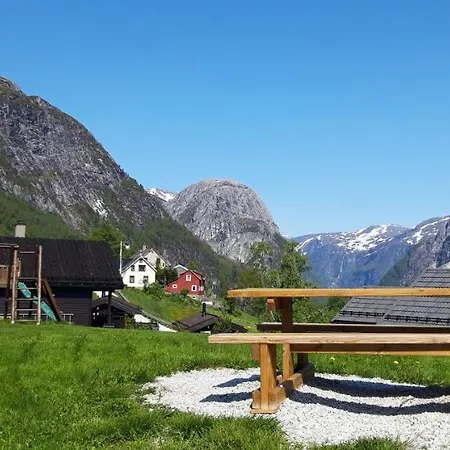Fjord Og Fjellhytter Lodge *